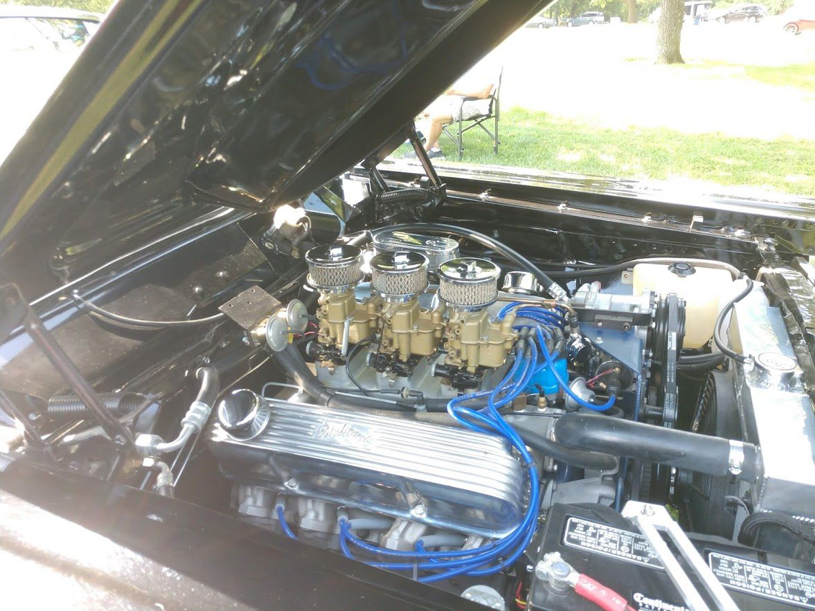 1967 Ford Fairlane XL engine 2 .jpg